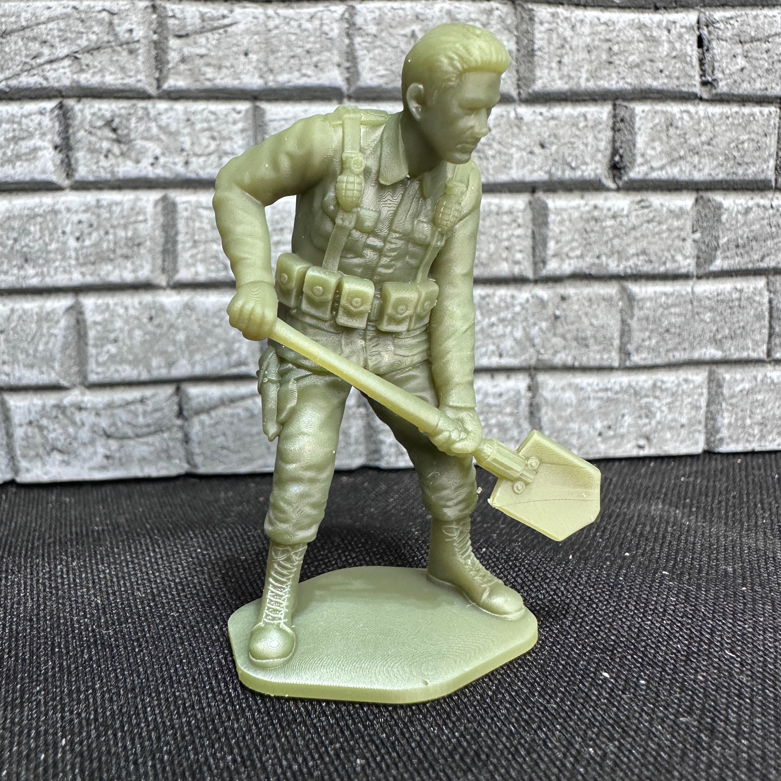 WW2 American Digging with E-Tool