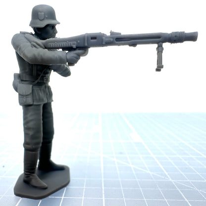 German Standing MG42