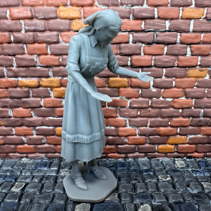 WW2 Allies Nurse Helping Wounded