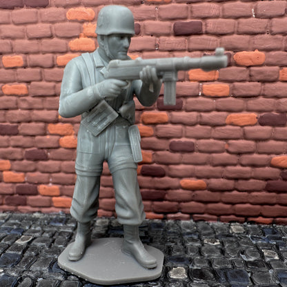 WW2 German Paratrooper Shooting Toy Soldier 1/32 Scale