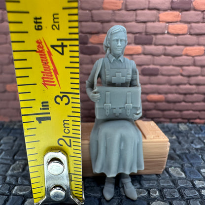 WW2 Allies Nurse Sitting 1/32 Scale Wargame Figure